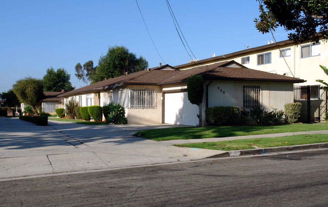 906 Victor Ave in Inglewood, CA - Building Photo