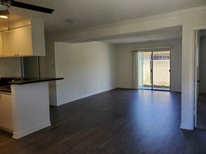 The Courtyards Apartments in Costa Mesa, CA - Building Photo - Building Photo