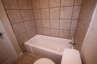 224 Garland St in Memphis, TN - Foto de edificio - Interior Photo