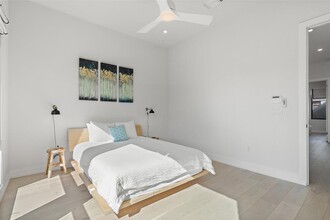 4725 Vaughan St in Austin, TX - Foto de edificio - Building Photo