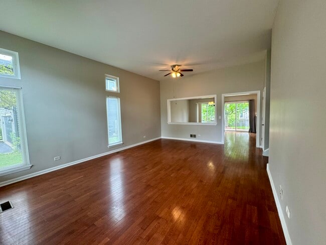 871 Taralon Trail in Lake In The Hills, IL - Building Photo - Building Photo
