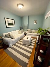 975 Chestnut St in Newton, MA - Building Photo - Building Photo
