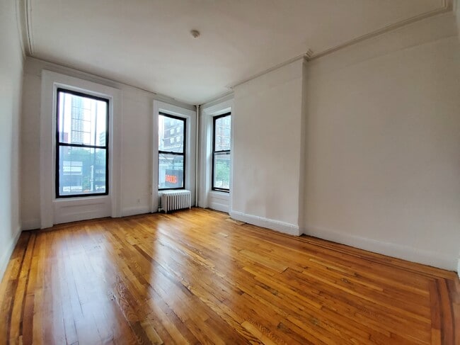 property at 171 E 88th St
