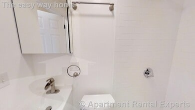 48-50 Lowell St Unit #3 in Somerville, MA - Foto de edificio - Building Photo