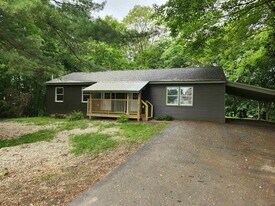 14 Bay St in Claremont, NH - Building Photo