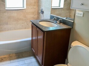 1847 W Cornelia Ave, Unit 1849-1 in Chicago, IL - Building Photo - Building Photo