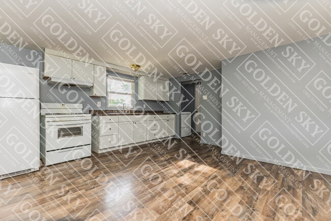 property at 820 W 15th St