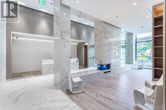 370 Martha St in Burlington, ON - Building Photo - Building Photo