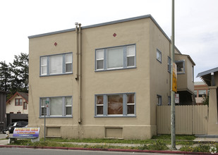 4211 Martin Luther King Jr Way in Oakland, CA - Building Photo - Building Photo