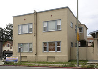 4211 Martin Luther King Jr Way in Oakland, CA - Foto de edificio - Building Photo