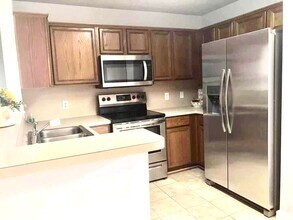 11914 Rolling Stream Dr in Tomball, TX - Building Photo - Building Photo