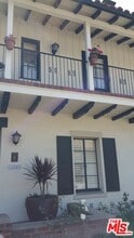 10840 Lindbrook Dr in Los Angeles, CA - Building Photo - Building Photo
