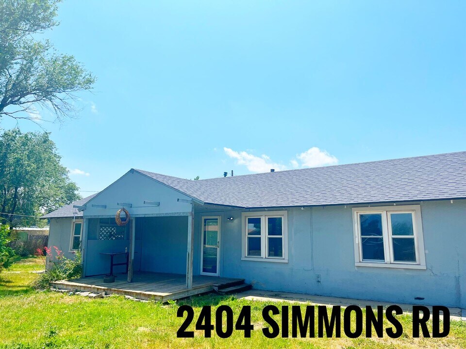 2404 Simmons Rd in Amarillo, TX - Building Photo