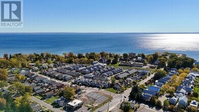 8B Shores Ln in Fort Erie, ON - Building Photo - Building Photo