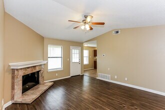 306 Freedom Ln in Arlington, TX - Building Photo - Building Photo