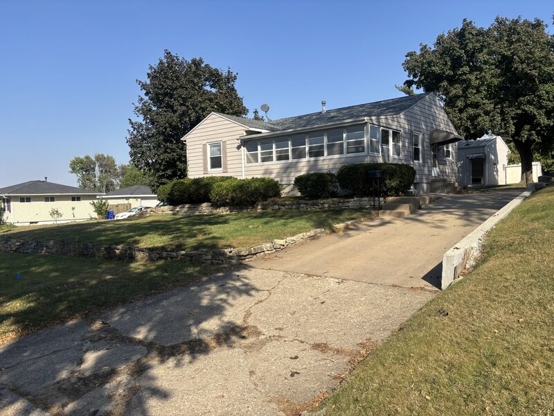 2101 Mallory St SW in Cedar Rapids, IA - Building Photo