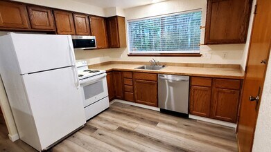 821 Kaiser Rd NW, Unit 7B in Olympia, WA - Foto de edificio - Building Photo