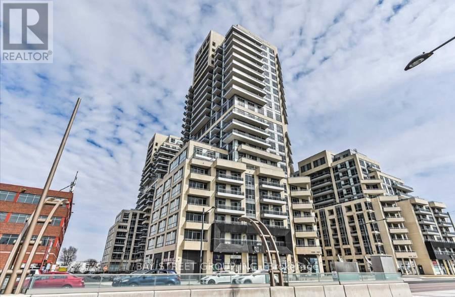 9201 Yonge St in Richmond Hill, ON - Building Photo