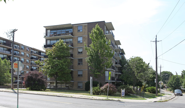 Greenview Apartments in Toronto, ON - Building Photo - Building Photo