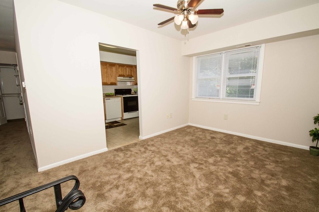 Jefferson Village Apartments in Williamstown, NJ