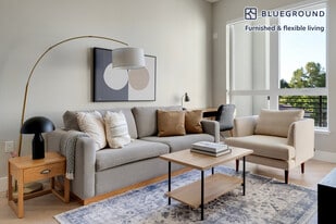 555 E Evelyn Ave in Mountain View, CA - Building Photo