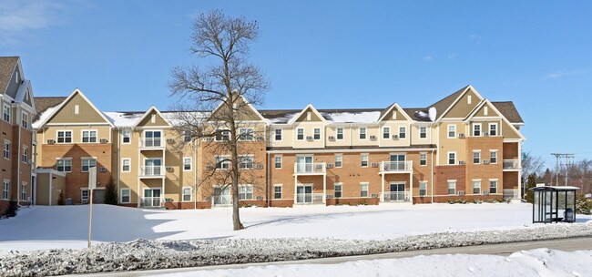 Deerwood Crossing (JFS) and (II) in Milwaukee, WI - Building Photo - Building Photo
