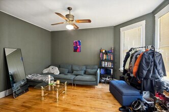 5128 W Henderson St in Chicago, IL - Building Photo - Building Photo