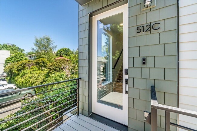 512 NE 102nd St in Seattle, WA - Building Photo - Building Photo