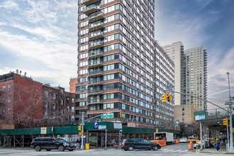 Saratoga in New York, NY - Building Photo - Building Photo