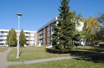 11245-11245-31 31 Ave NW in Edmonton, AB - Building Photo - Building Photo
