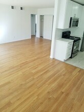 1849 S Bentley Ave in Los Angeles, CA - Building Photo - Building Photo
