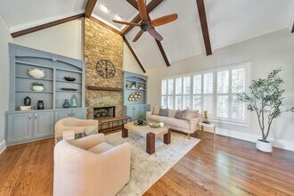 11180 W Rd in Roswell, GA - Building Photo - Building Photo