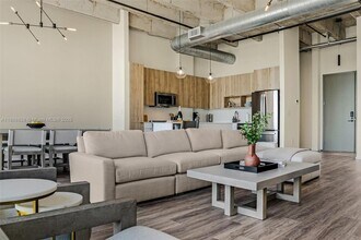 7920 NE 2nd Ave in Miami, FL - Foto de edificio - Building Photo