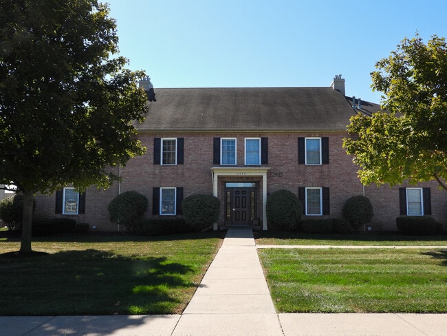 Roachton Flats in Perrysburg, OH - Building Photo - Building Photo