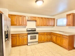 409 W 38th St in Norfolk, VA - Building Photo - Building Photo