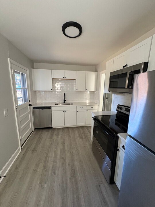 2702 Wildwood Dr in Greensboro, NC - Building Photo