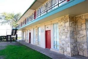 3311 At Vernon Apartments