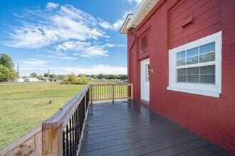 Waveland Place Apartments in Lizton, IN - Foto de edificio - Building Photo