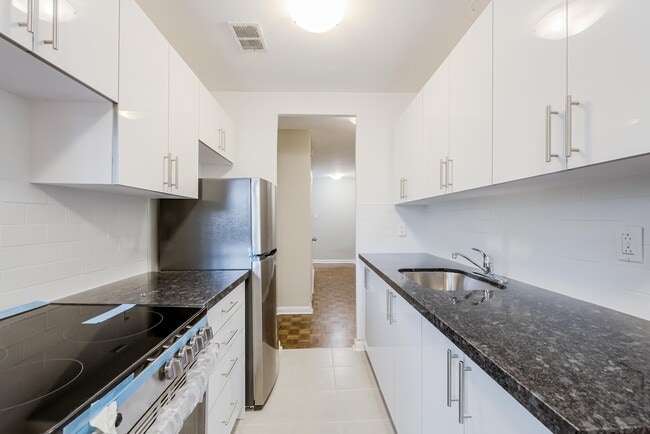 227 Cosburn Ave in Toronto, ON - Building Photo - Building Photo