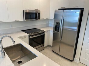 6455 NW 103rd Pl, Unit 303 in Doral, FL - Foto de edificio - Building Photo