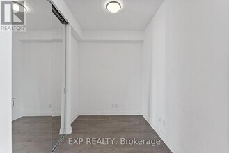 36 Park Lawn Rd in Toronto, ON - Building Photo - Building Photo