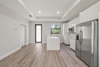 934 Binkley St E in Lehigh Acres, FL - Building Photo - Building Photo