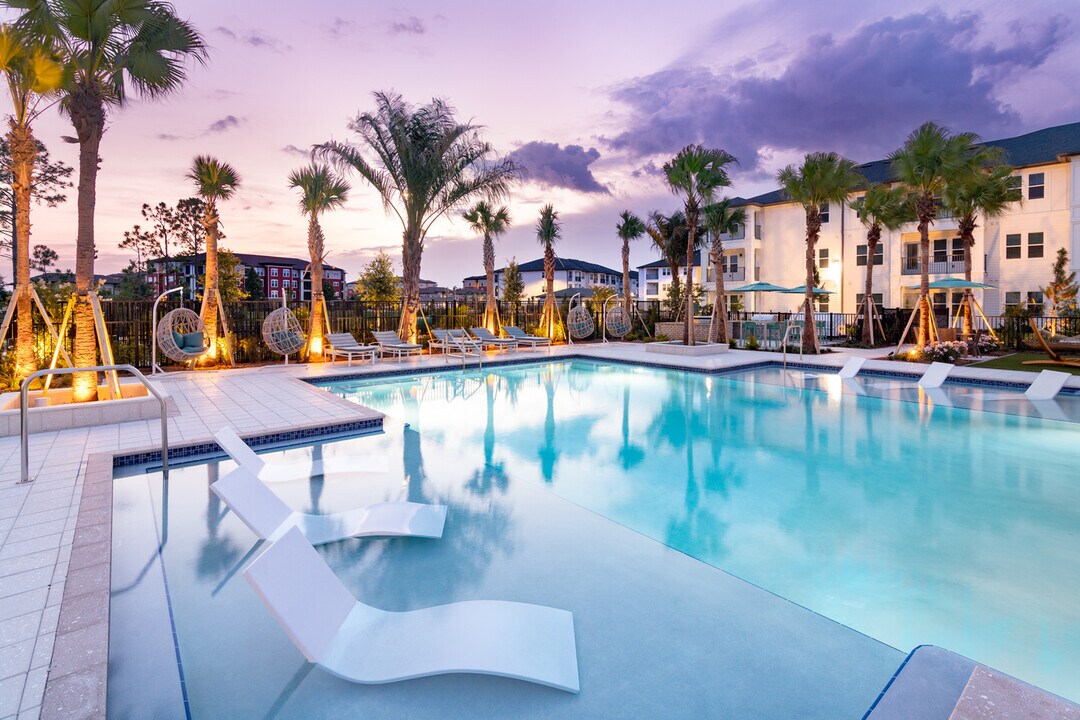 Marlowe Tomoka Village in Daytona Beach, FL - Foto de edificio