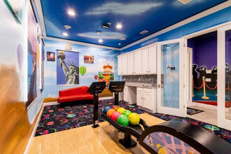 2413 Rama Dr in Kissimmee, FL - Foto de edificio - Building Photo