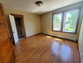 314 S Hubbard St, Unit 314.5upper in Horicon, WI - Building Photo - Building Photo