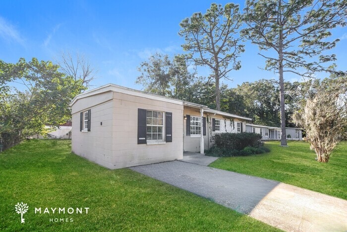 4932 Tallyho Ave in Jacksonville, FL - Building Photo