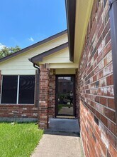 8111 Sanford St in Baytown, TX - Building Photo - Building Photo