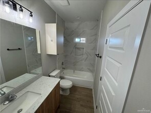 311 W Campeche Ave, Unit 2 in Alton, TX - Building Photo - Building Photo