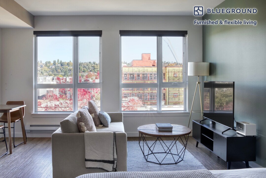 5555 14th Ave NW in Seattle, WA - Foto de edificio