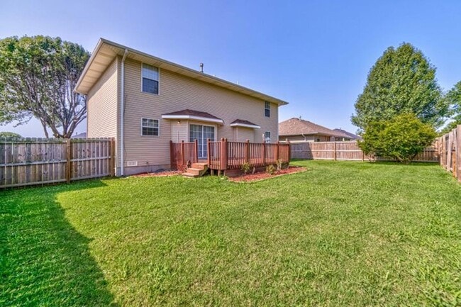 property at 3003 W Knob Hill St